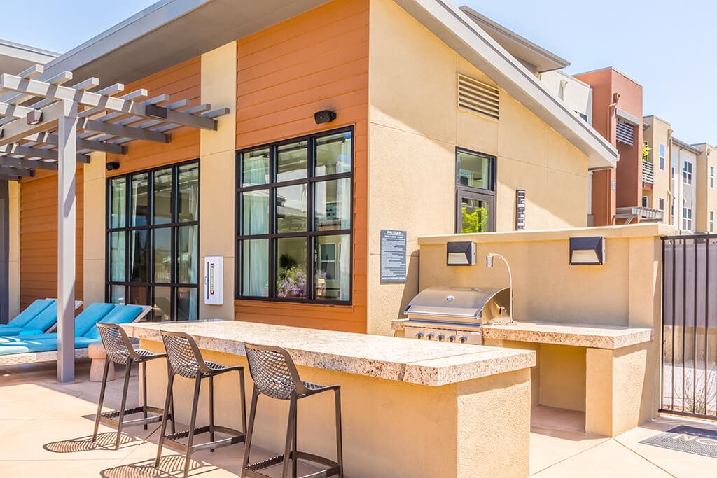 Grilling area at The Braydon Apartments in Napa CA
